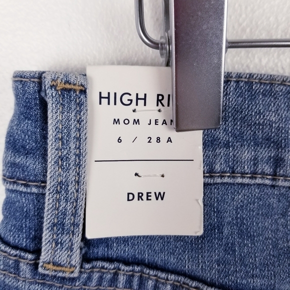 Lucky Brand "Drew" High Rise Mom Jean NWT size 6/28 - Picture 4 of 14